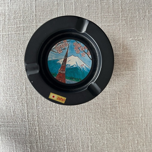 NWOT a set of traditional print coasters/decors+a bonus ashtray - Picture 6 of 6